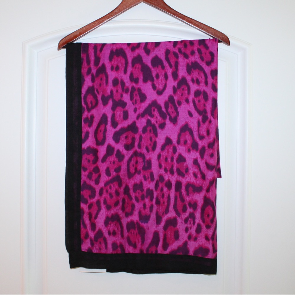 Lulla Collection by Bindya animal print wrap/scarf (NWT)
